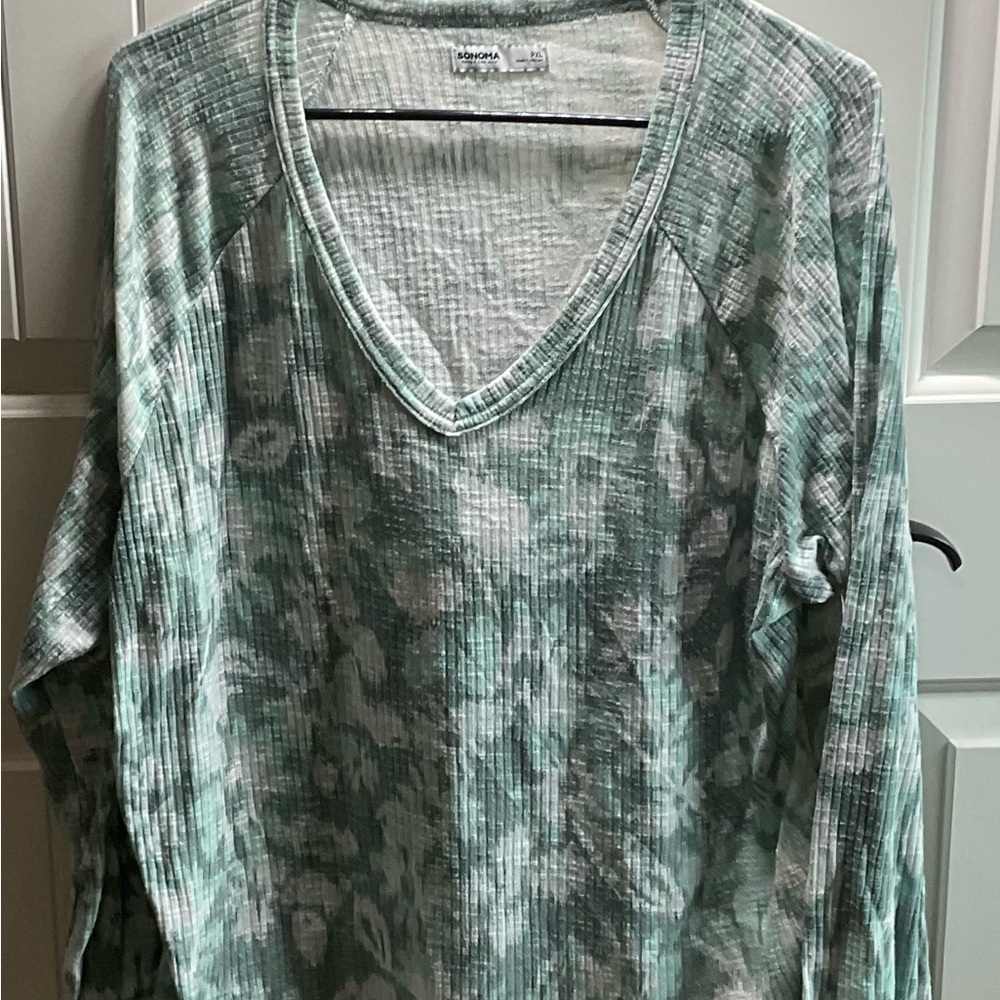 Green Patterned Long Sleeve Top